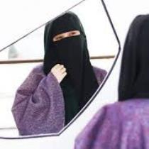 حَفِيّدَة عَائِشَةٌ